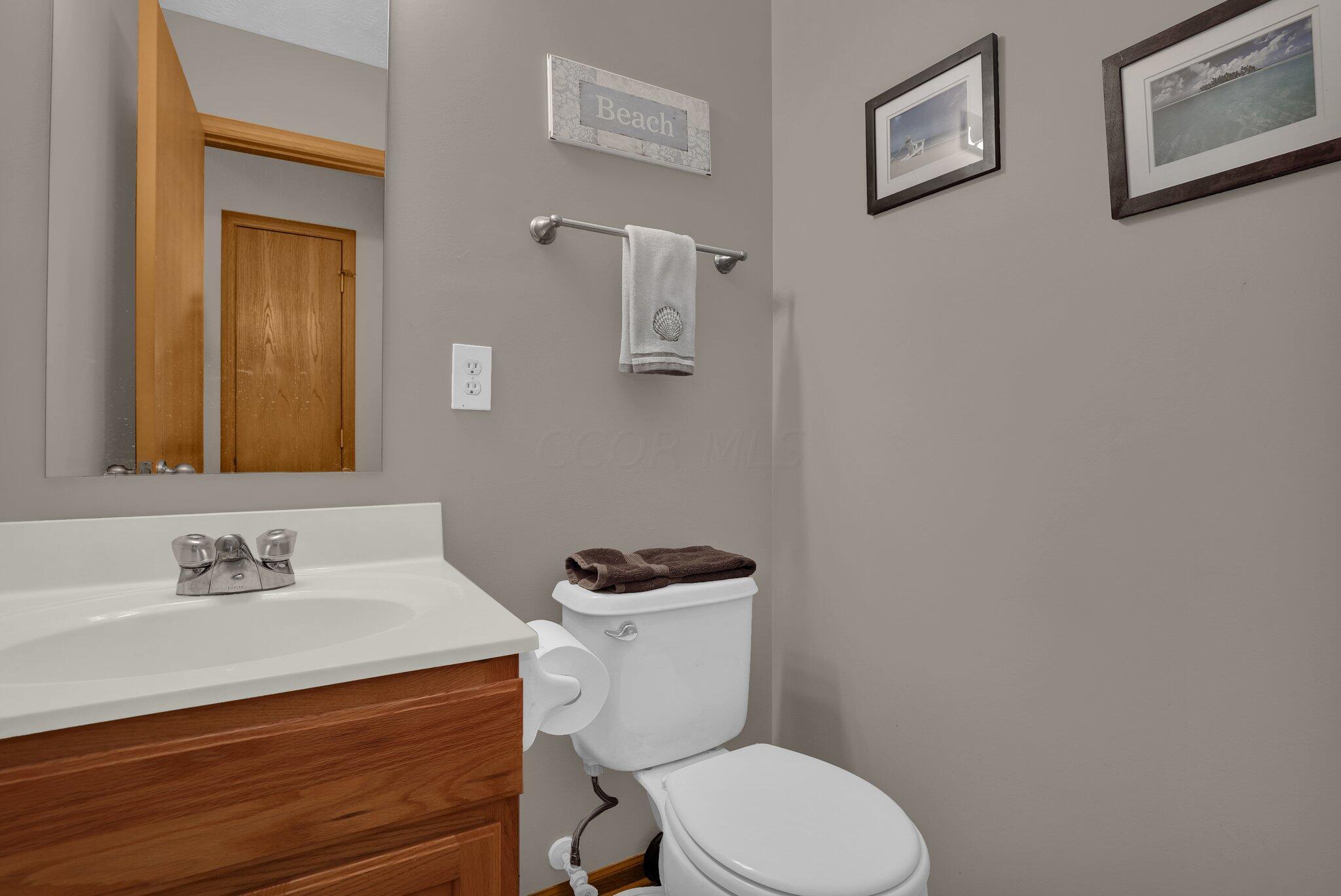 569 Rockets Street, Unit 154 Galloway, OH 43119 - Photo 6 of 40 Half bath on main floor.