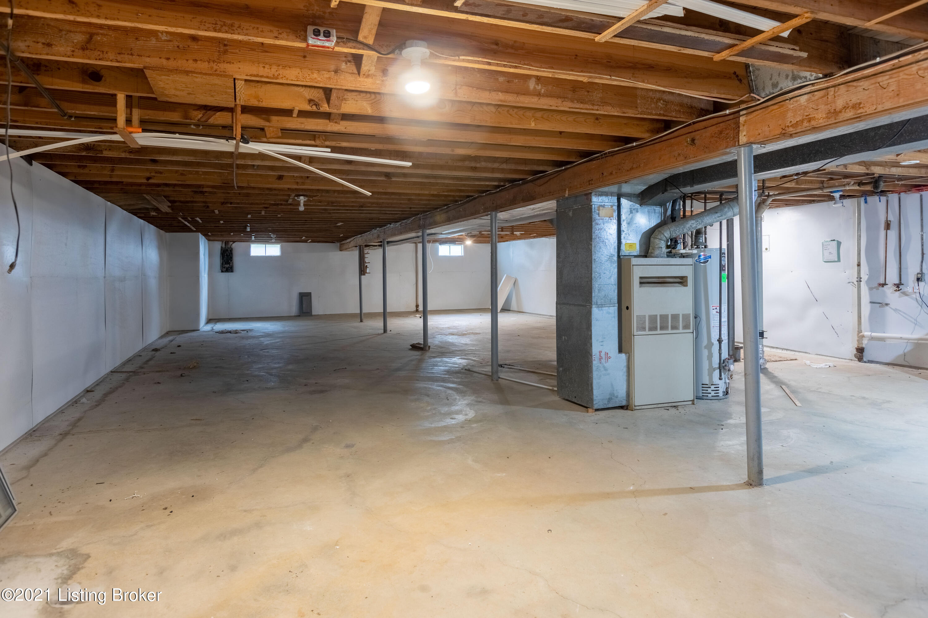 6806 Tottenham Road Louisville, KY 40207 - Photo 29 of 35 061421-6806-tottenham-louisville-ky-4020