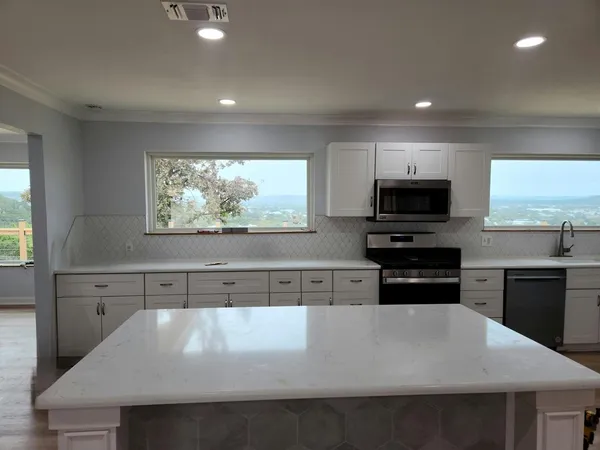 $2,500 | 100 Chula Vista Drive, Kerrville, TX 78028