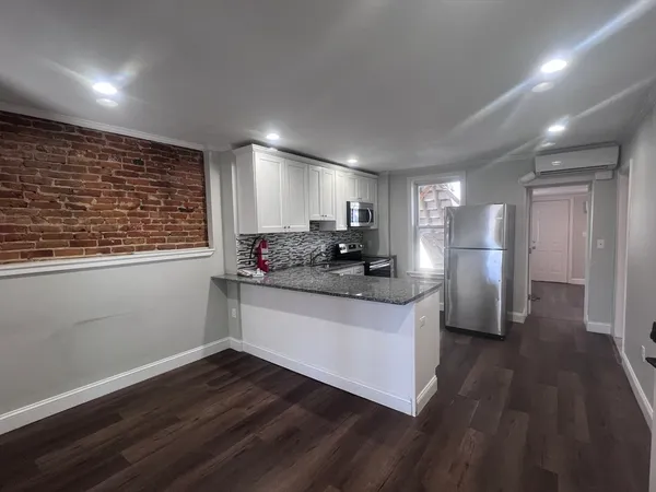 $2,600 | 315 Meridian Street, Unit 2, Boston, MA 02128