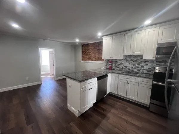 $2,600 | 315 Meridian Street, Unit 2, Boston, MA 02128