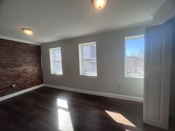 $2,600 | 315 Meridian Street, Unit 2, Boston, MA 02128