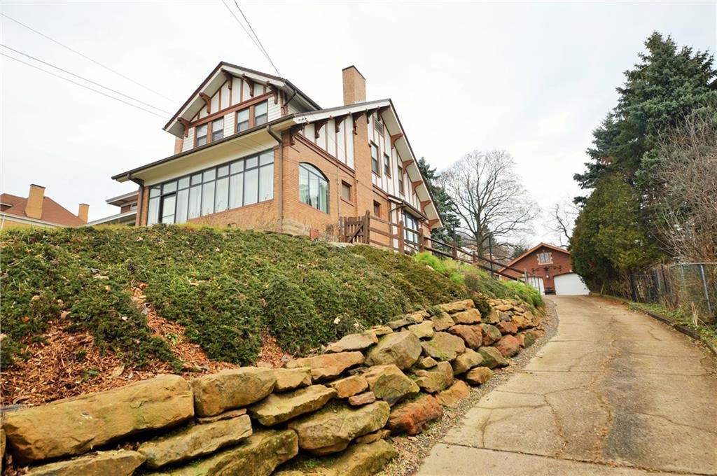 2116 Mt Troy Road Pittsburgh, PA 15212 - Photo 4 of 25 Gallery Image 4