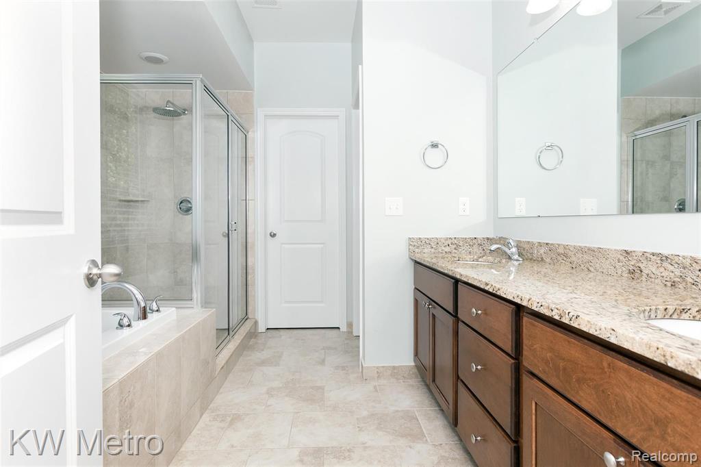 3795 Somerset Circle Rochester Hills, MI 48309 - Photo 21 of 43