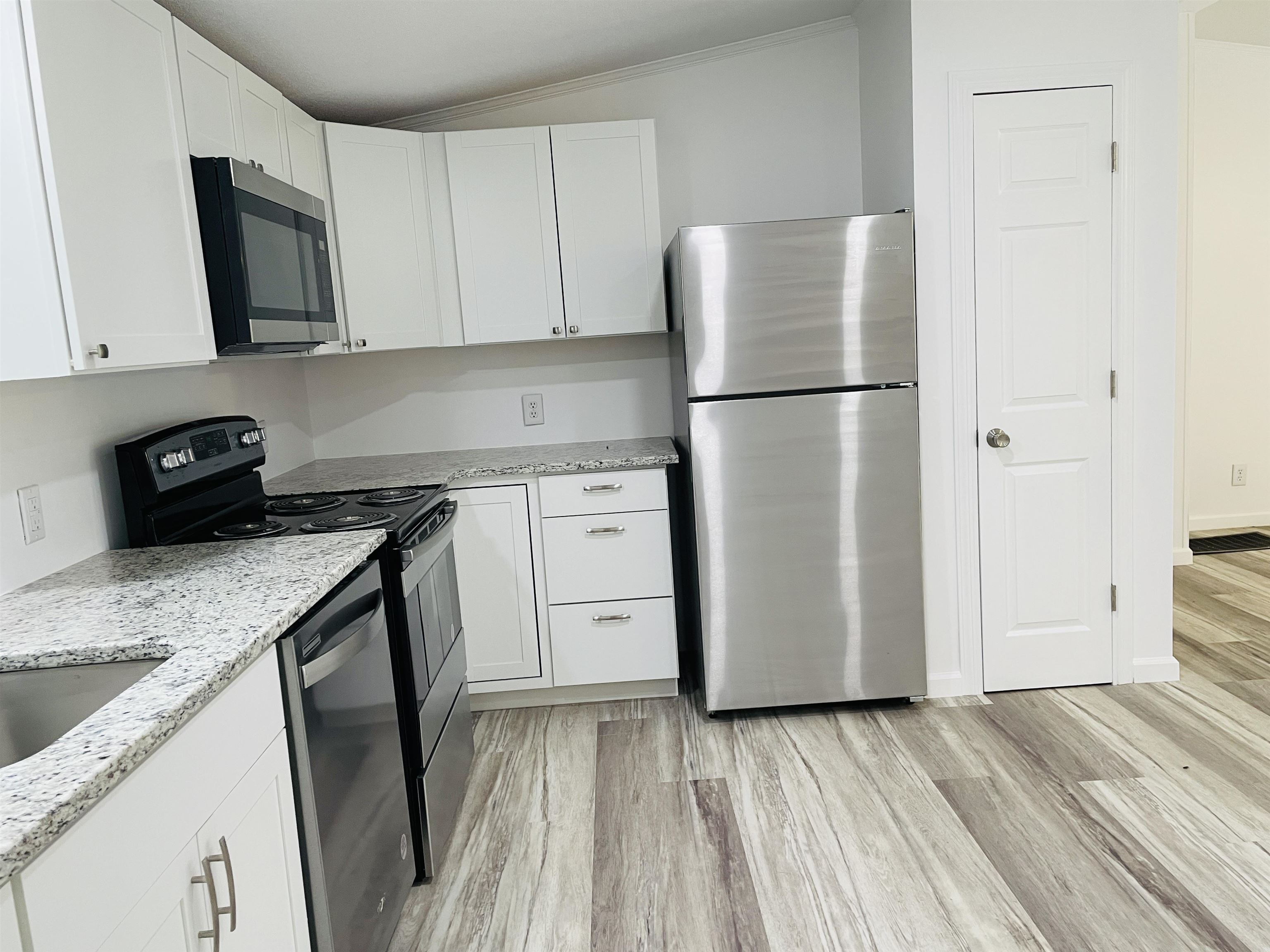 5923 Hicks Road Ashland, KY 41102 - Photo 6 of 25