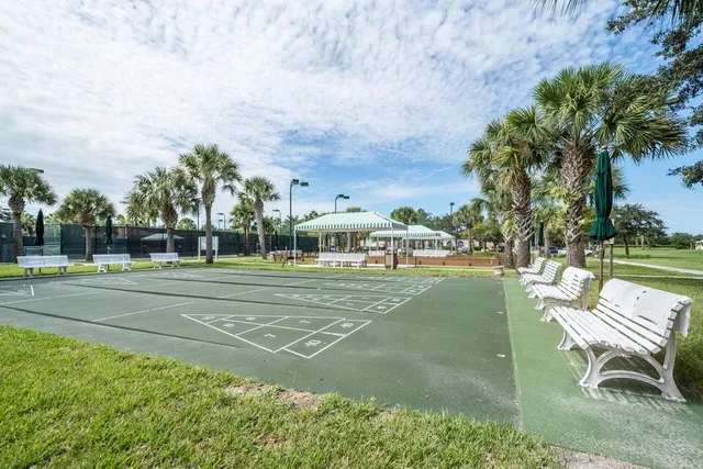 a view of a tennis court