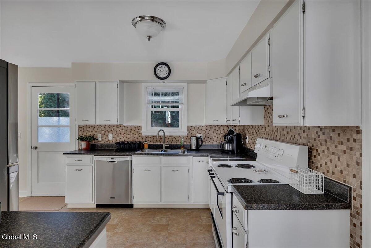 5 Morningside Drive Bethlehem, NY 12054 - Photo 14 of 47 15-P1568333