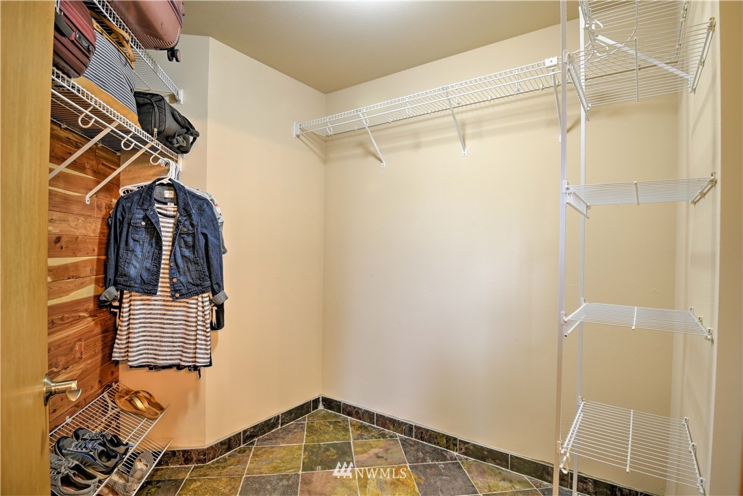 20398 Springbrook Road Southeast Monroe, WA 98272 - Photo 22 of 39 a view of walk in closet