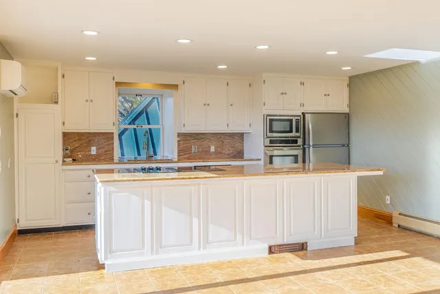 $1,149,000 | 547 Mariaville Road, Ellsworth, ME 04605