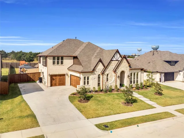 $629,000 | 917 South Bluebird Lane, Midlothian, TX 76065