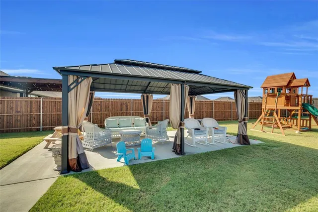 $629,000 | 917 South Bluebird Lane, Midlothian, TX 76065