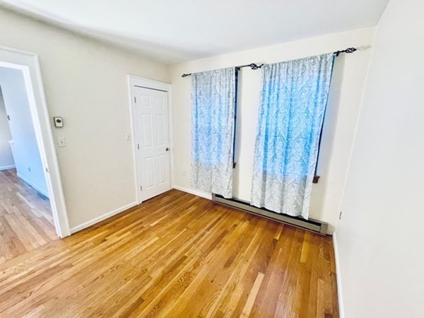 13 Thacher Street, Unit 4 Boston, MA 02113 - Photo 11 of 21