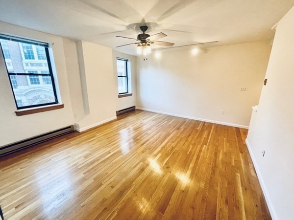 13 Thacher Street, Unit 4 Boston, MA 02113 - Photo 4 of 21