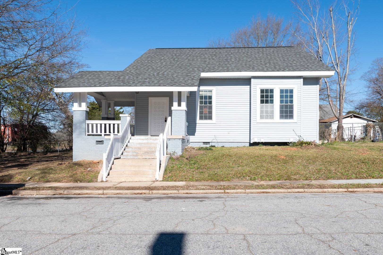 410 Frances Street Clinton, SC 29325 - Photo 1 of 17 Gallery Image 1