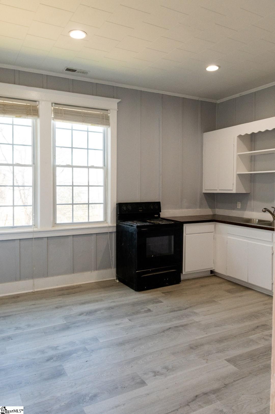410 Frances Street Clinton, SC 29325 - Photo 8 of 17 Gallery Image 8