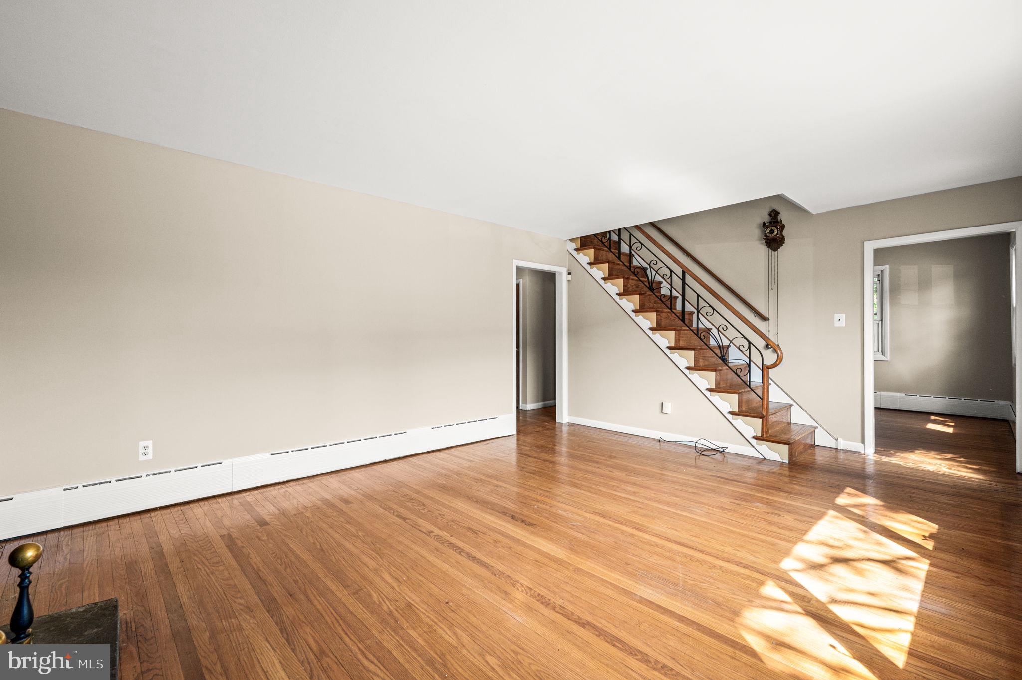 640 South Eagle Road Havertown, PA 19083 - Photo 6 of 31 Living Room