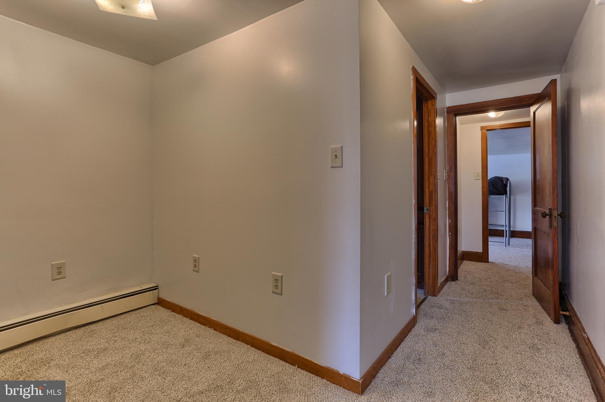 921 Turnpike Road Elizabethtown, PA 17022 - Photo 16 of 31 Hallway "nook"