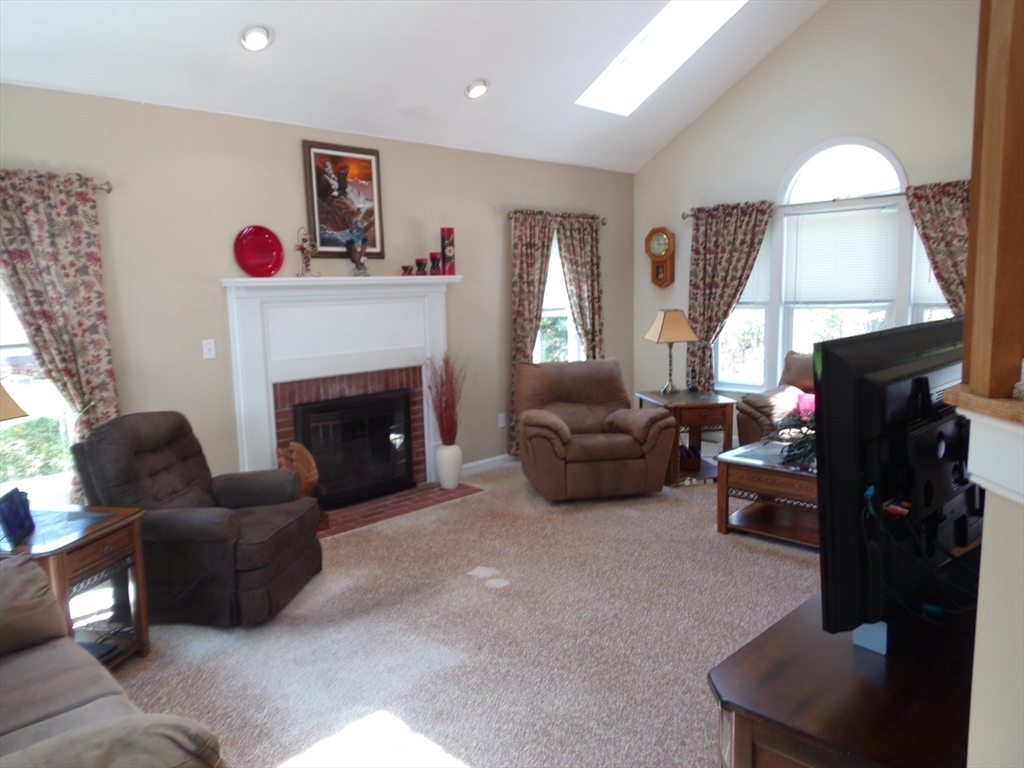 13 Spring Lane, Unit 13 Norton, MA 02766 - Photo 3 of 30 Gallery Image 3
