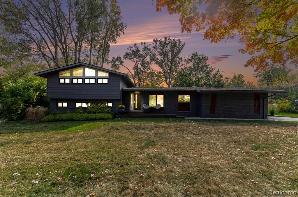 29849 Sugar Spring Road Farmington Hills, MI 48334 - Photo 1 of 49