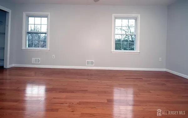 $3,000 | 4 White Oaks Drive, Sayreville, NJ 08872