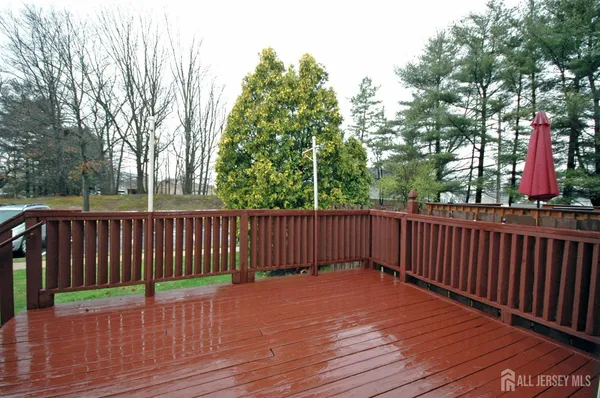 $3,000 | 4 White Oaks Drive, Sayreville, NJ 08872