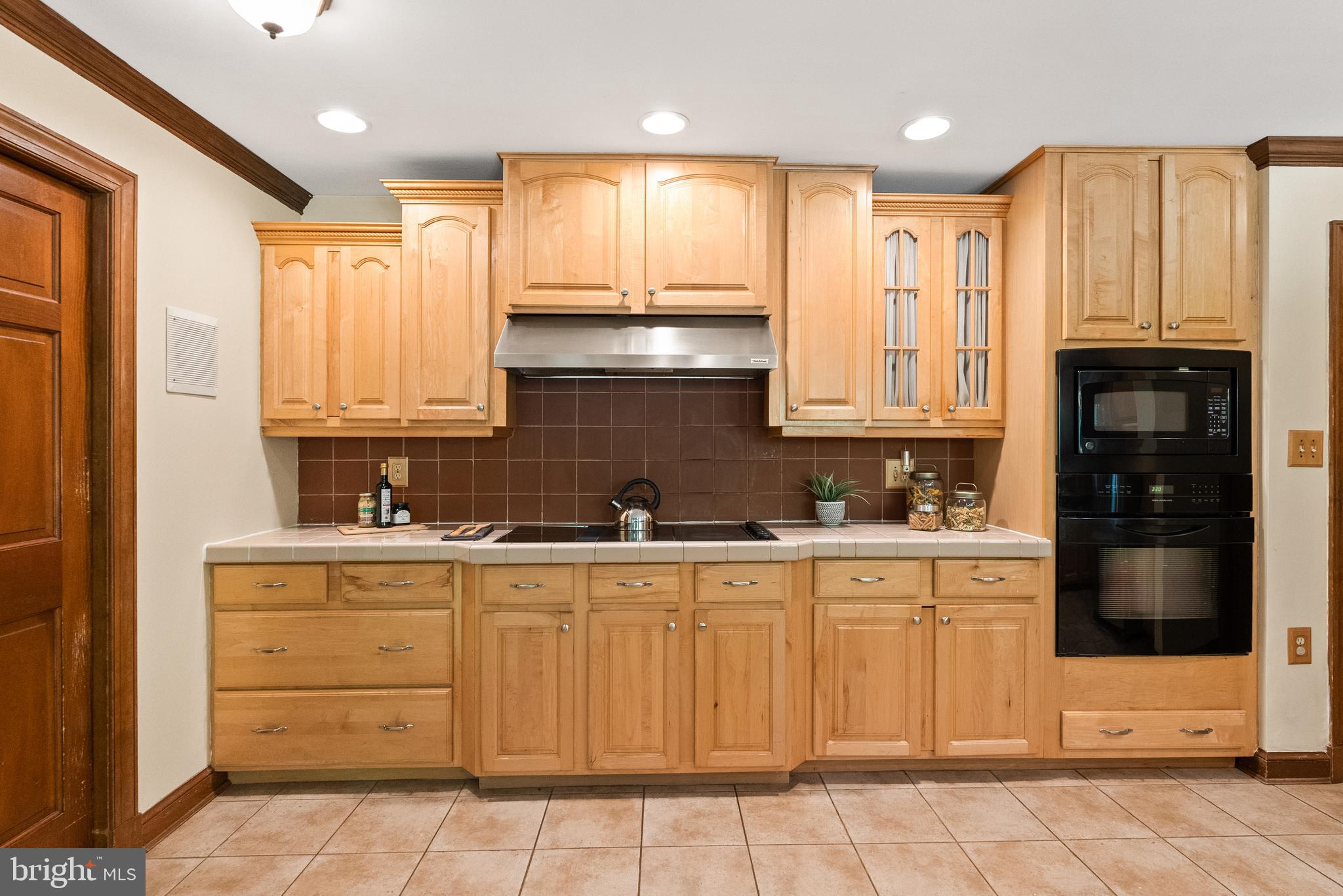 12316 Hatton Point Road Fort Washington, MD 20744 - Photo 13 of 55 Plenty of counter and cabinet space