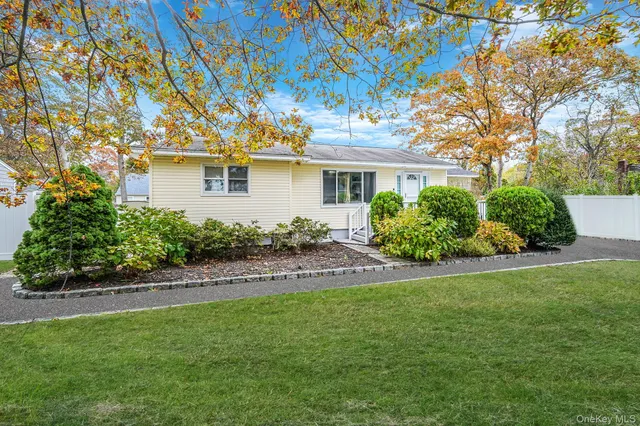 $489,999 | 307 Jefferson Drive, Mastic Beach, NY 11951