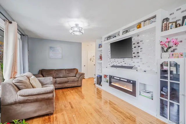 $489,999 | 307 Jefferson Drive, Mastic Beach, NY 11951