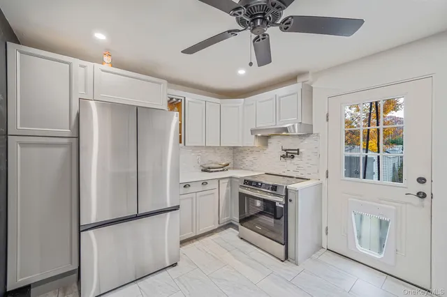 $489,999 | 307 Jefferson Drive, Mastic Beach, NY 11951