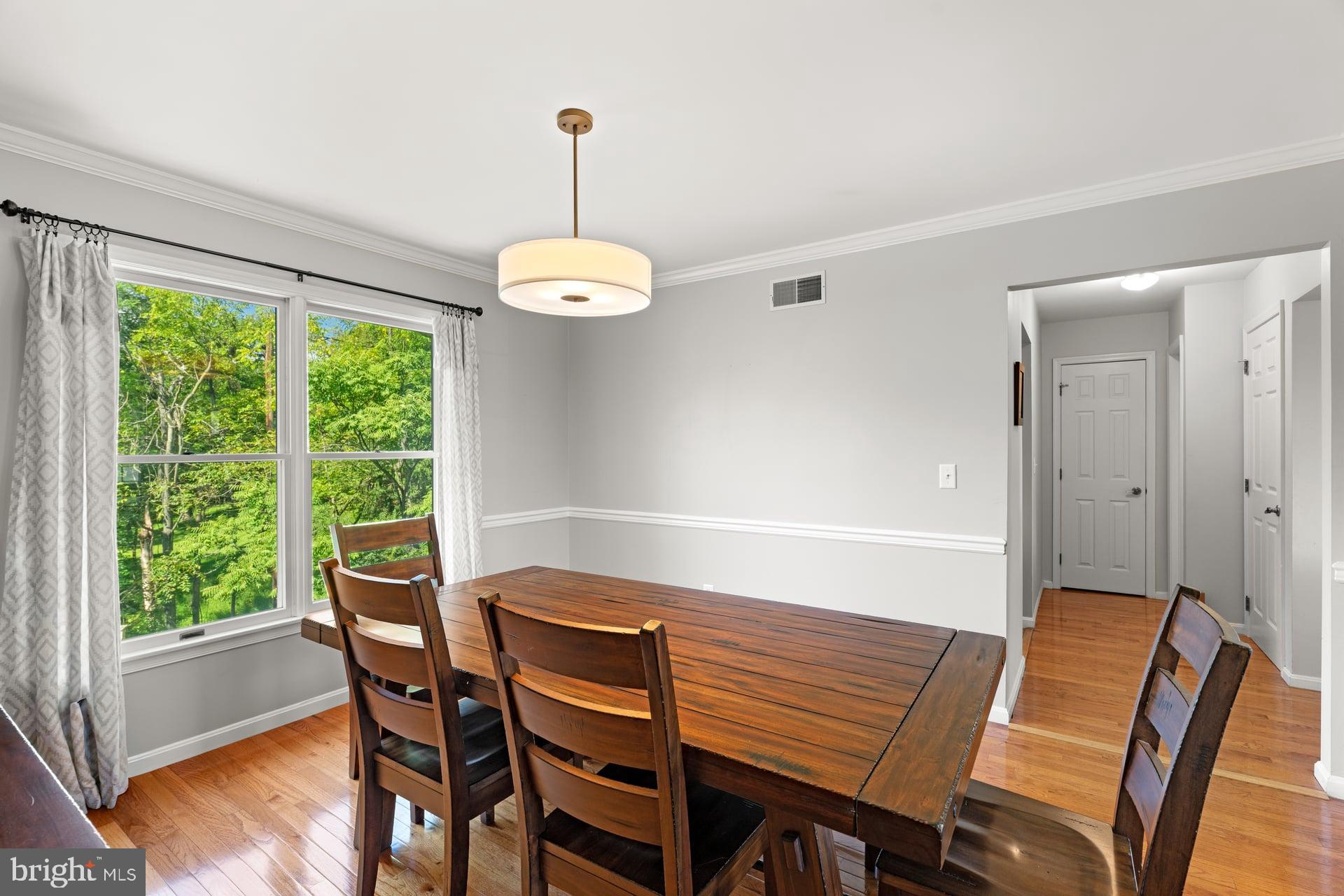 804 Maidstone Road Harrisburg, PA 17111 - Photo 9 of 39 Dining area