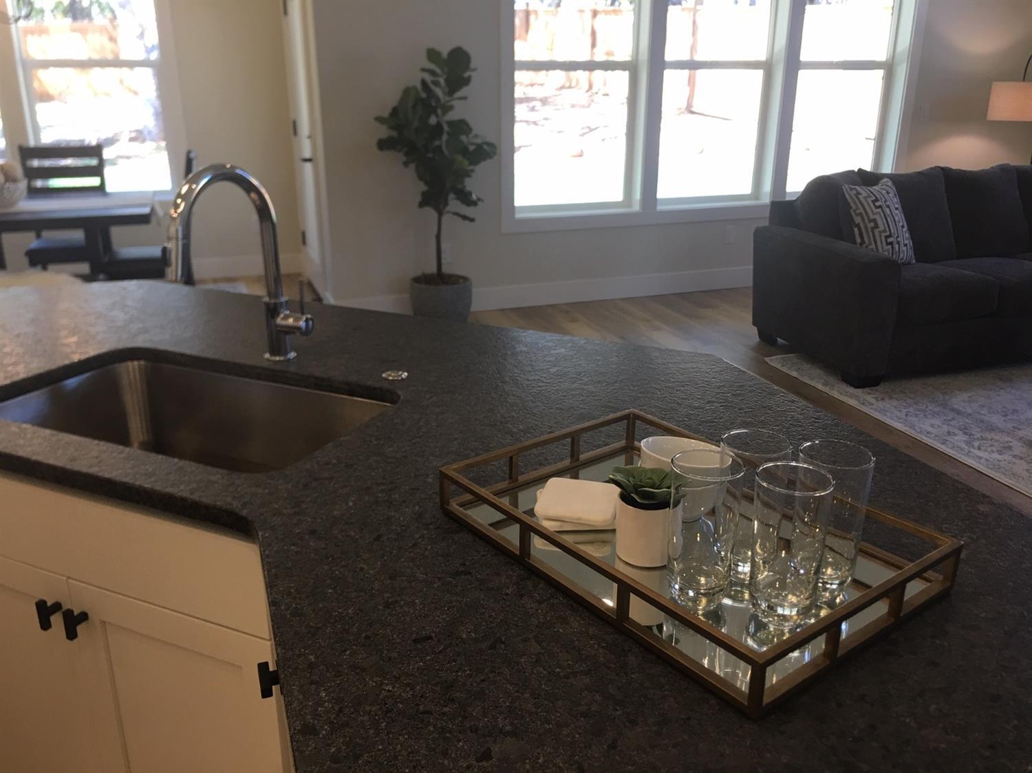 515 South Loop Road Jacksonville, OR 97530 - Photo 5 of 23 Additional Photo