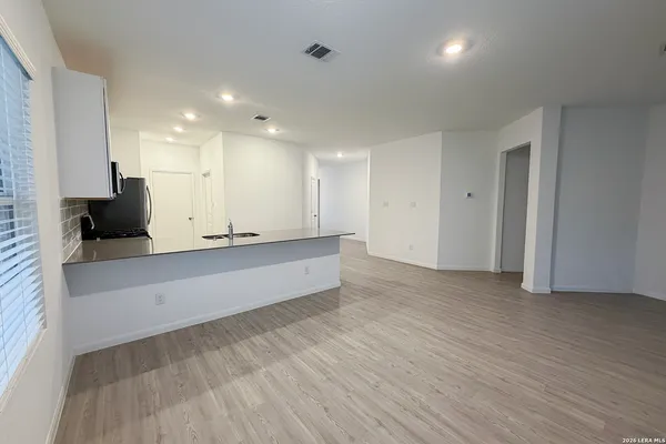 $2,095 | 31927 Native Sun Road, Bulverde, TX 78163