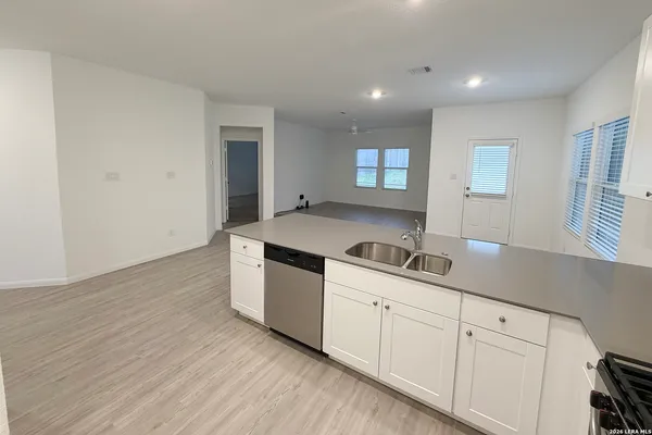 $2,095 | 31927 Native Sun Road, Bulverde, TX 78163