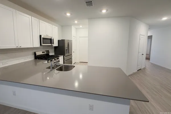 $2,095 | 31927 Native Sun Road, Bulverde, TX 78163