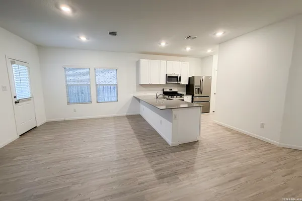 $2,095 | 31927 Native Sun Road, Bulverde, TX 78163