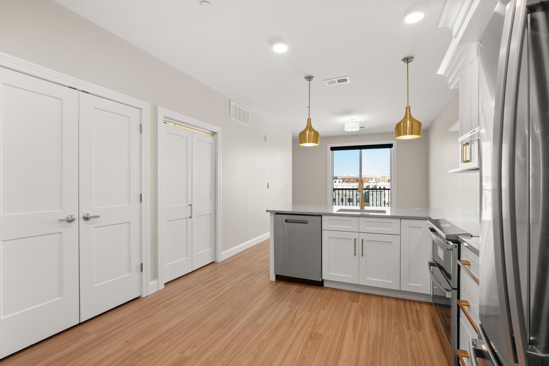 99 Foundry Place, Unit 412 Portsmouth, NH 03801 - Photo 3 of 31