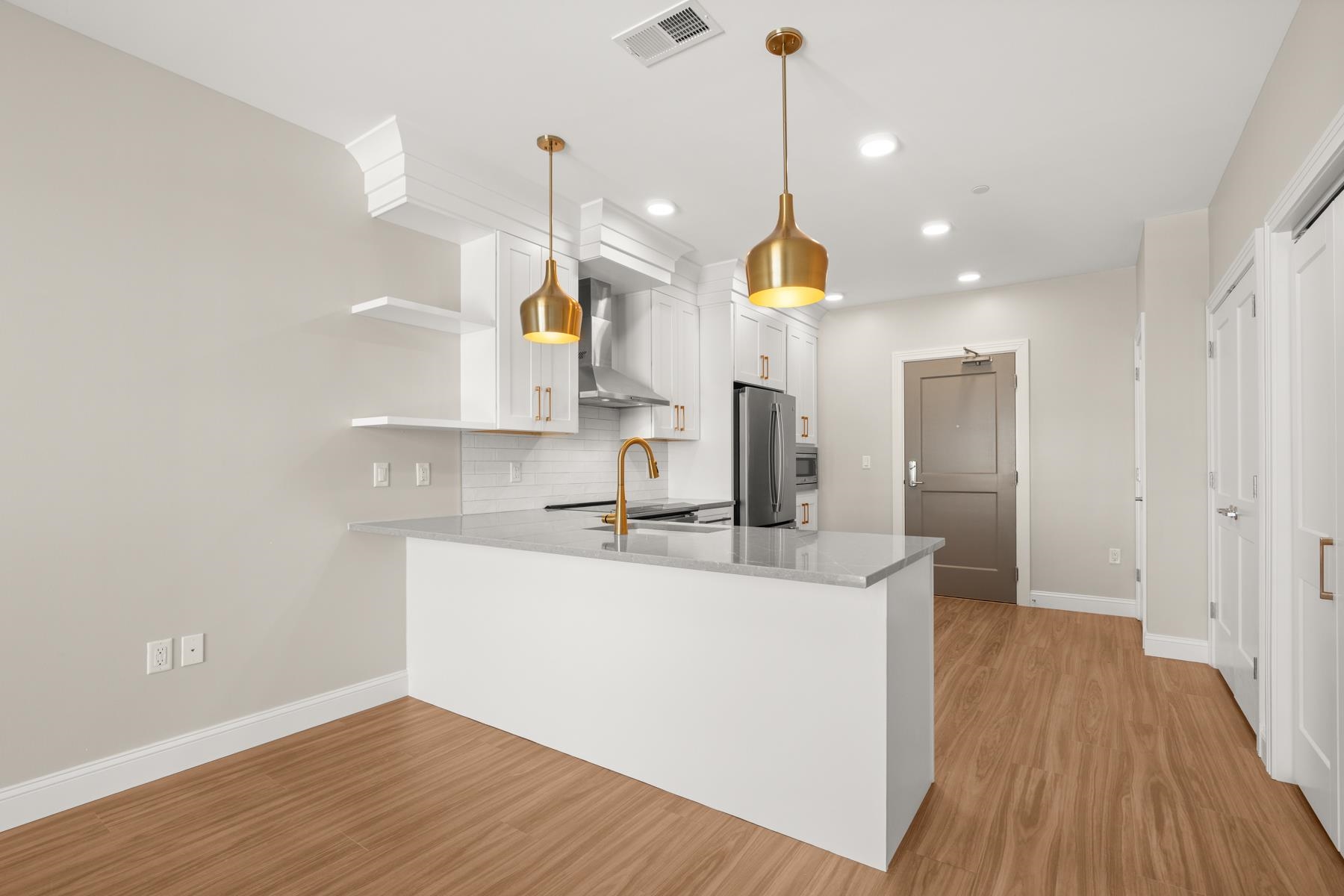 99 Foundry Place, Unit 412 Portsmouth, NH 03801 - Photo 5 of 31