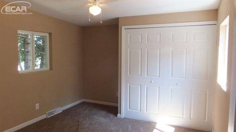 2499 Baldwin Road Fenton, MI 48430 - Photo 17 of 46 20445630-16.JPG