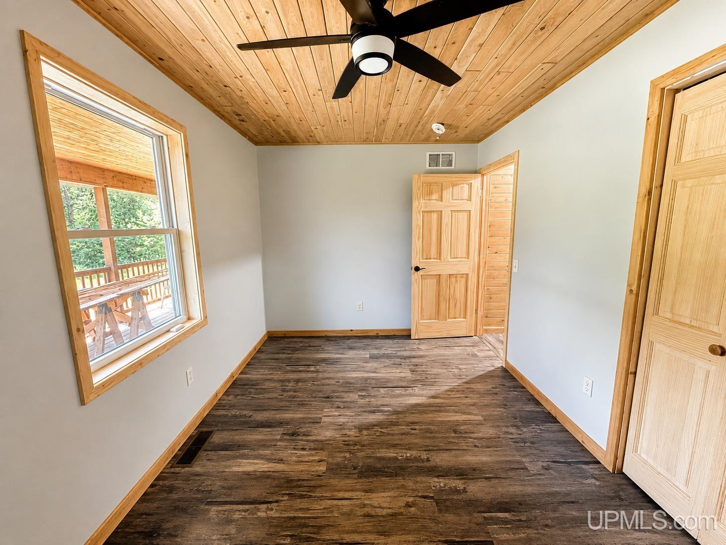5738 North Simmons Road Hessel, MI 49745 - Photo 16 of 28