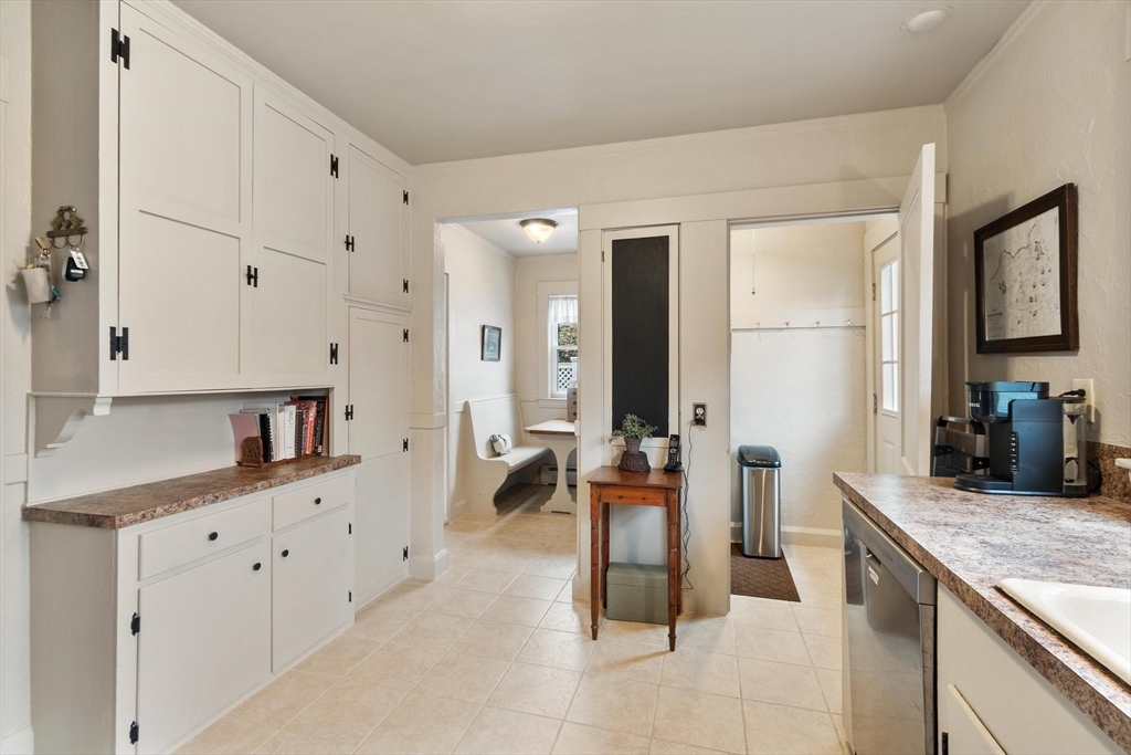 17 Carisbrooke Street Andover, MA 01810 - Photo 16 of 37
