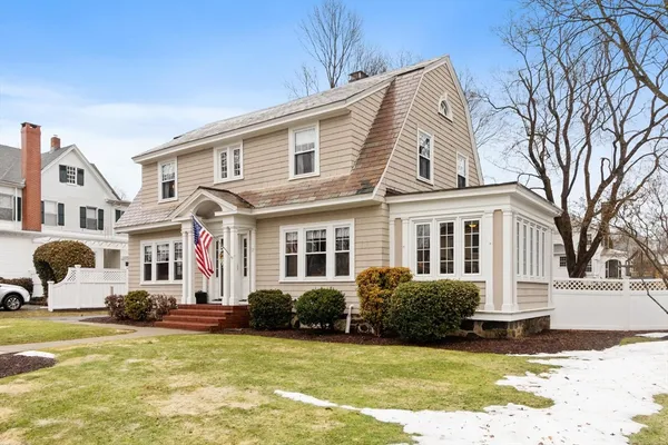 $889,000 | 17 Carisbrooke Street, Andover, MA 01810