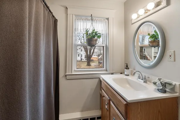 $889,000 | 17 Carisbrooke Street, Andover, MA 01810