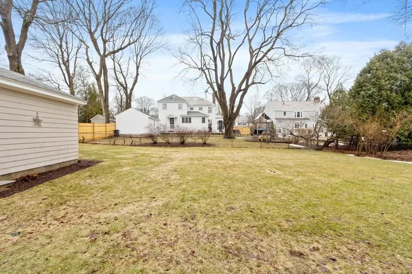 $889,000 | 17 Carisbrooke Street, Andover, MA 01810