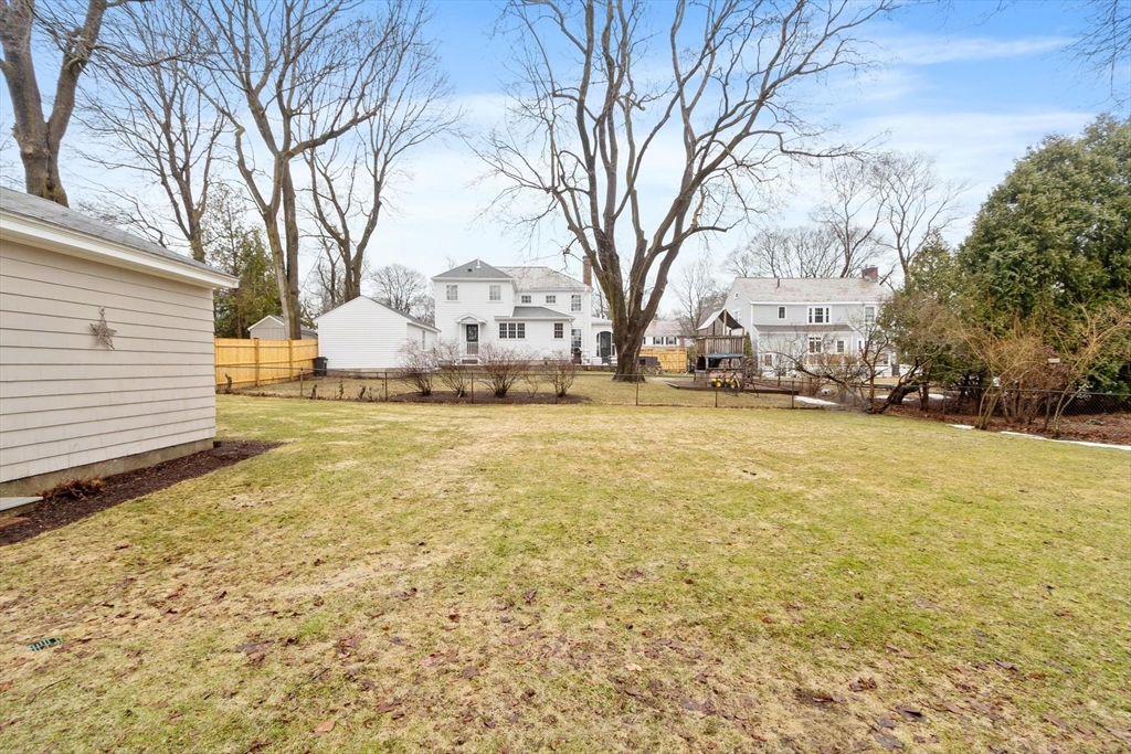 17 Carisbrooke Street Andover, MA 01810 - Photo 28 of 37