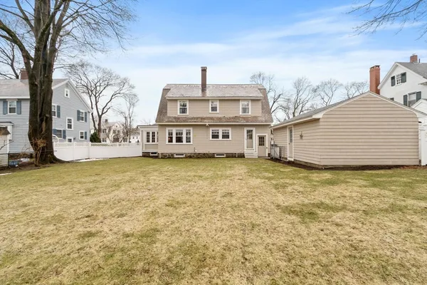 $889,000 | 17 Carisbrooke Street, Andover, MA 01810