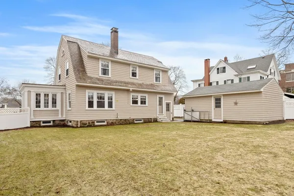 $889,000 | 17 Carisbrooke Street, Andover, MA 01810