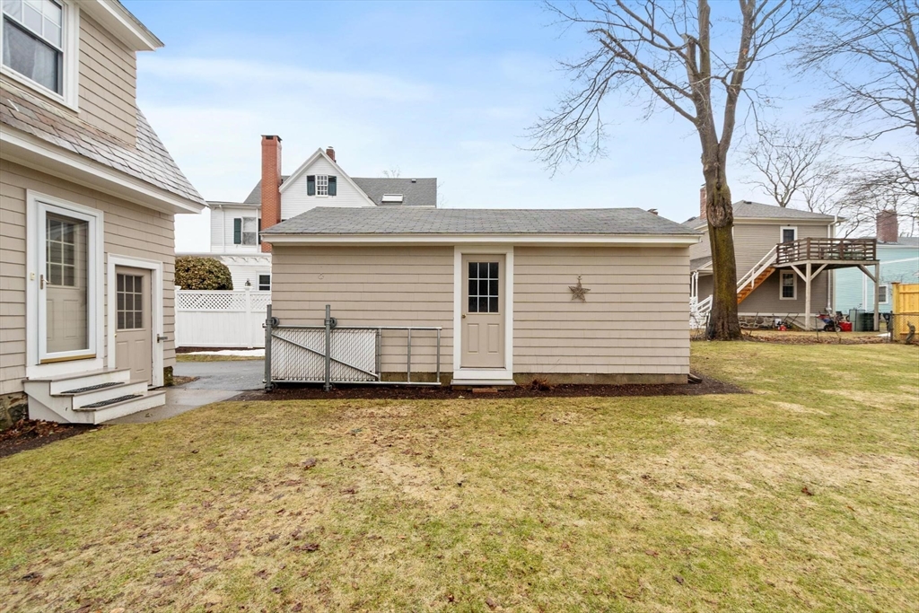 17 Carisbrooke Street Andover, MA 01810 - Photo 31 of 37