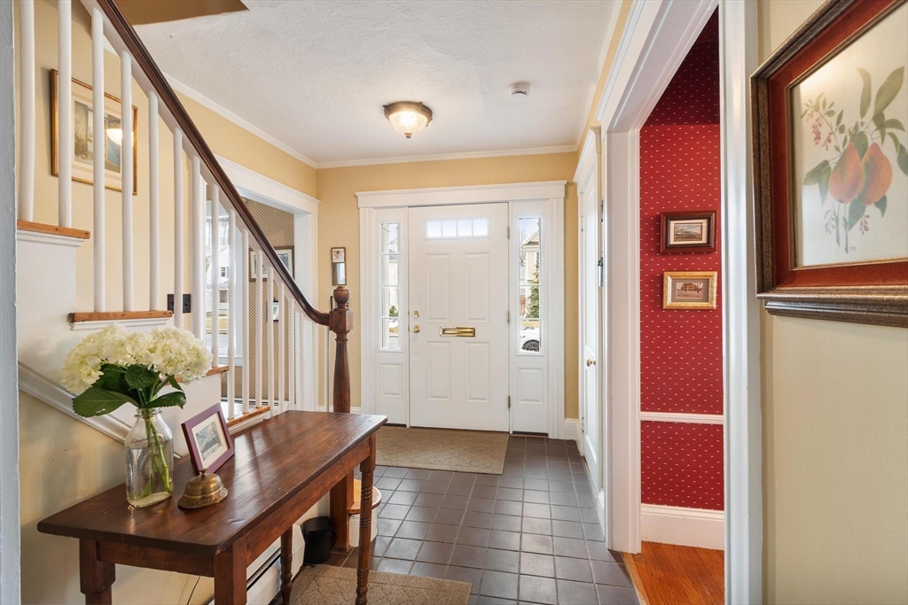 17 Carisbrooke Street Andover, MA 01810 - Photo 5 of 37