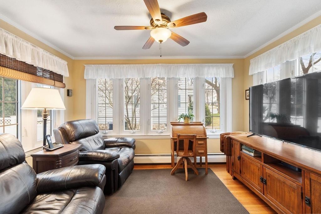 17 Carisbrooke Street Andover, MA 01810 - Photo 9 of 37
