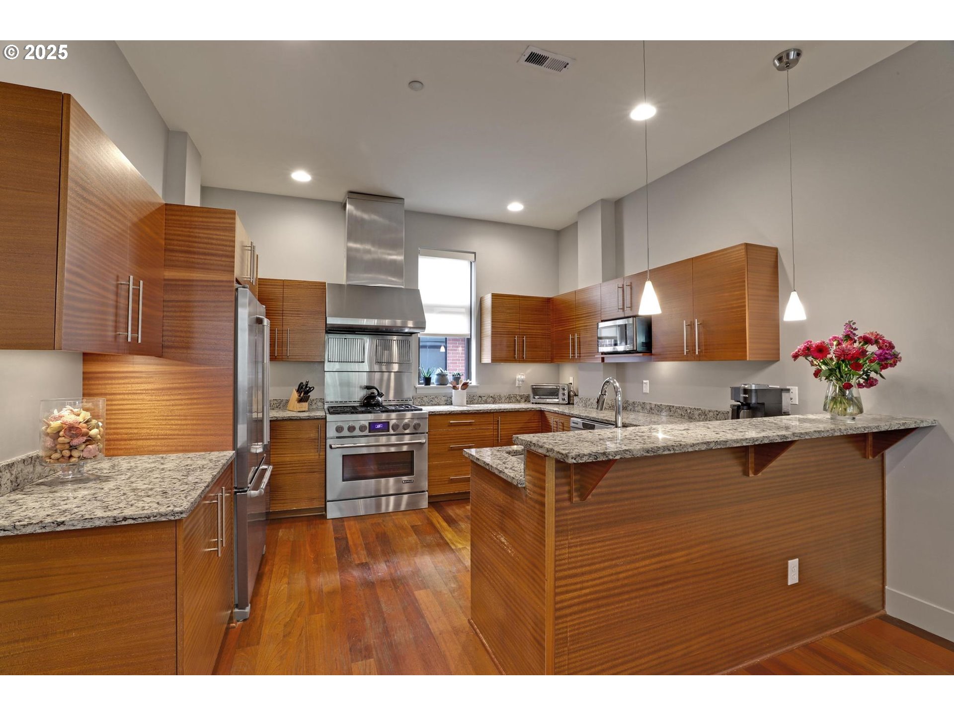 1746 Northwest Riverscape Street Portland, OR 97209 - Photo 11 of 36 Gallery Image 11